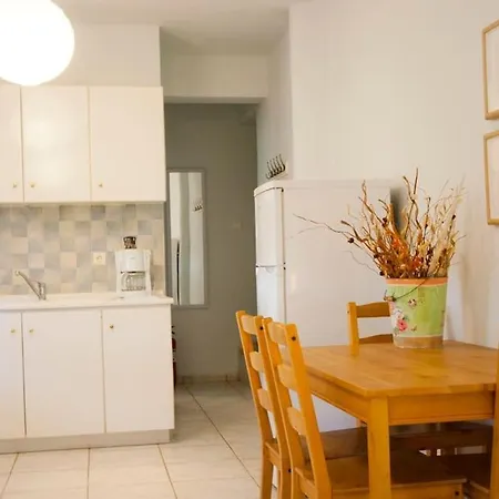 Ekatis In Sani Apartament